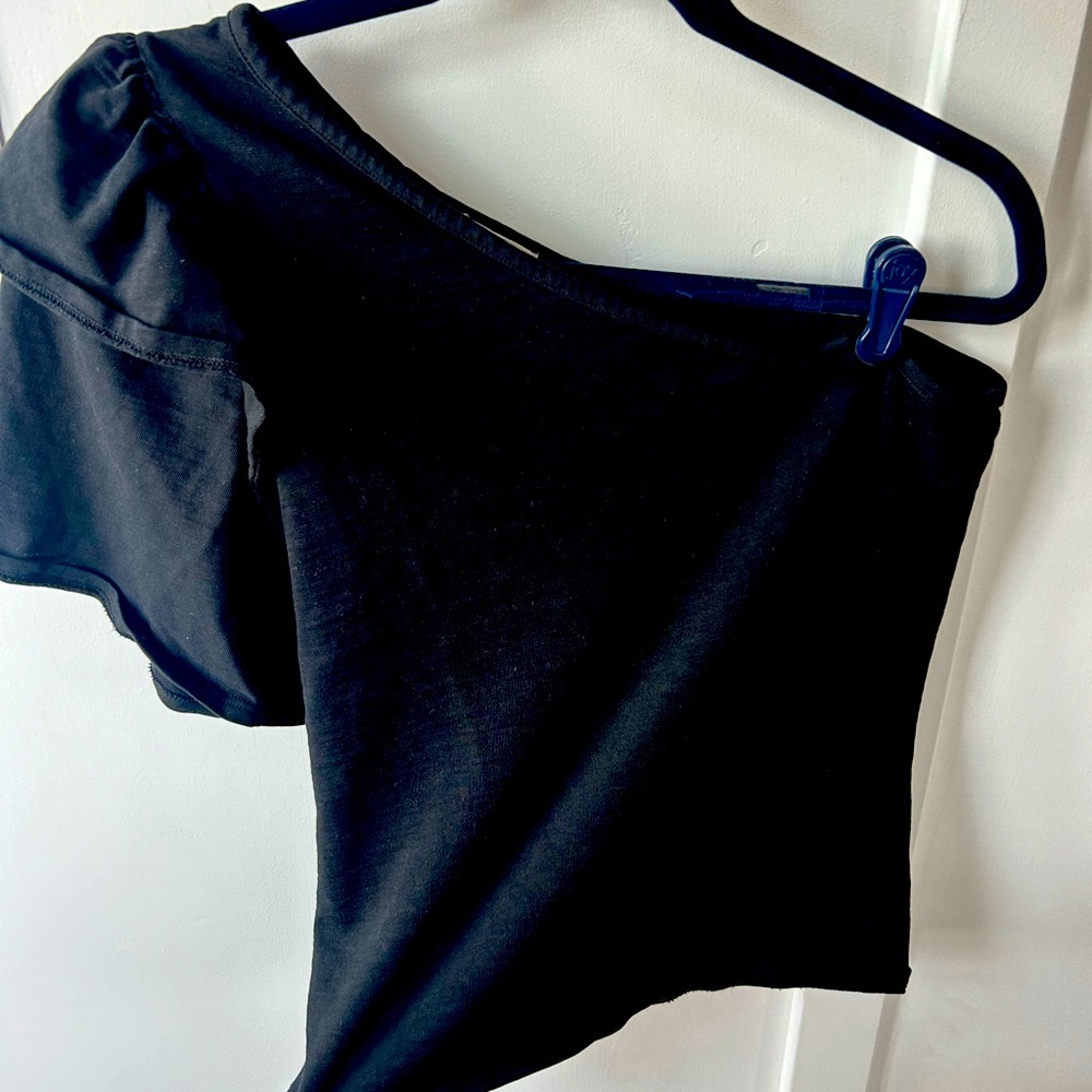 Nation black tee asymmetrical